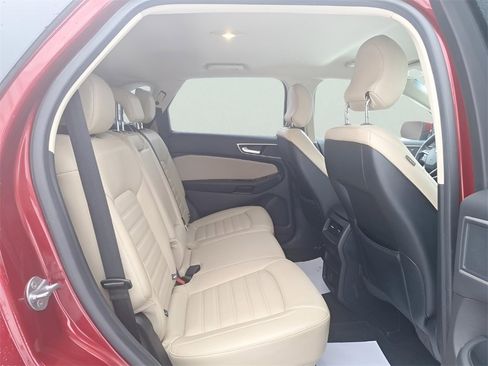 Used 2018 Ford Edge SEL w/ Equipment Group 201A image 12