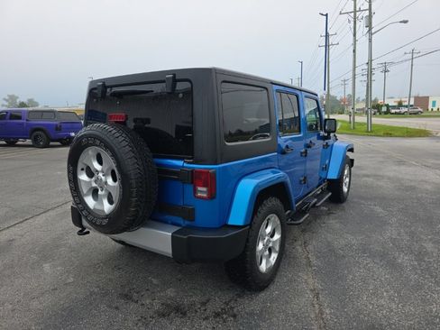 Used 2015 Jeep Wrangler Unlimited Sahara w/ Connectivity Group AWD/4WD image 5