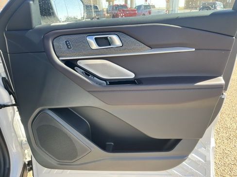 New 2026 Ford Explorer Platinum image 24