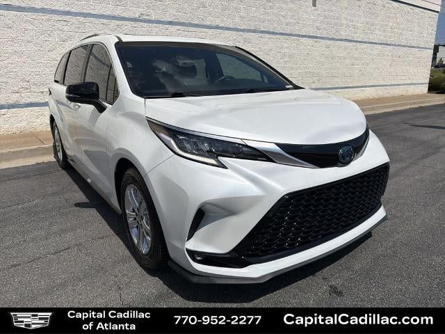 Used 2023 Toyota Sienna XSE AWD/4WD image 1