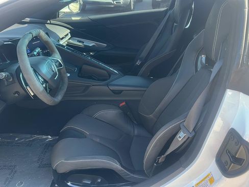 Used 2022 Chevrolet Corvette Stingray Coupe w/ Z51 Performance Package RWD image 13