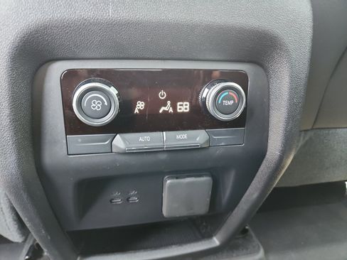 Used 2025 Buick Enclave Preferred w/ Power Package FWD image 12