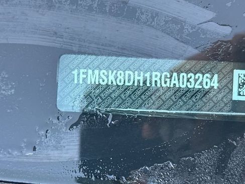 Used 2024 Ford Explorer XLT w/ Equipment Group 202A image 3