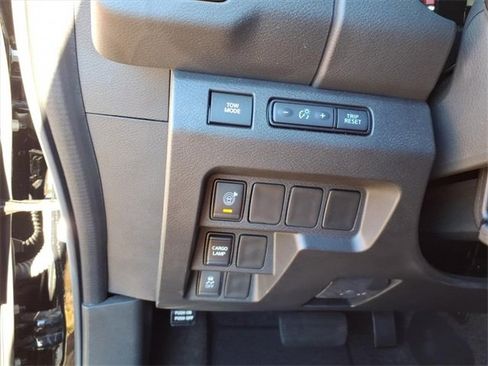 Certified 2025 Nissan Frontier Pro-X image 8