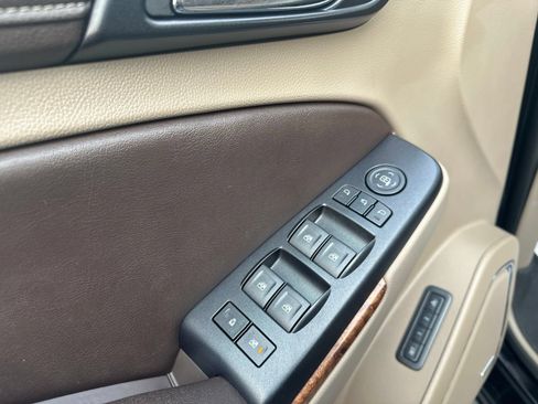 Used 2015 Chevrolet Suburban LTZ AWD/4WD image 18