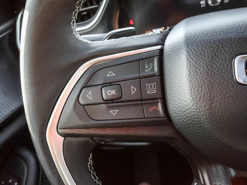 New 2025 Jeep Grand Cherokee Altitude image 27