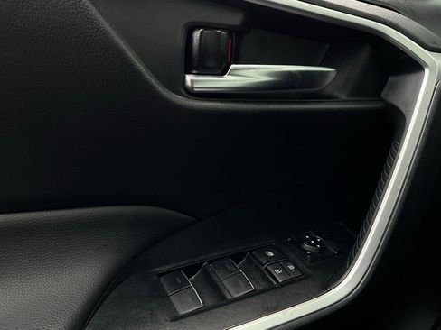 Used 2025 Toyota RAV4 XLE image 21