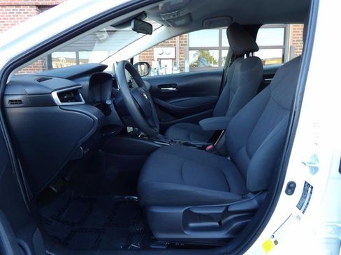 Used 2020 Toyota Corolla LE image 9
