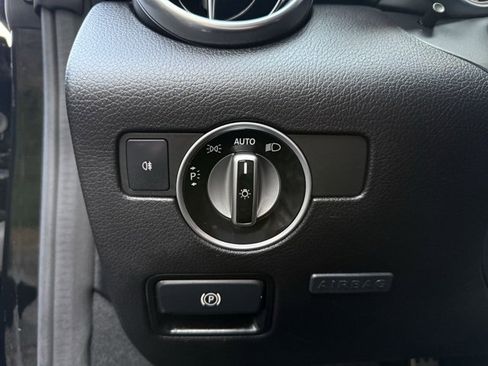 Used 2019 Mercedes-Benz SLC 300 image 17