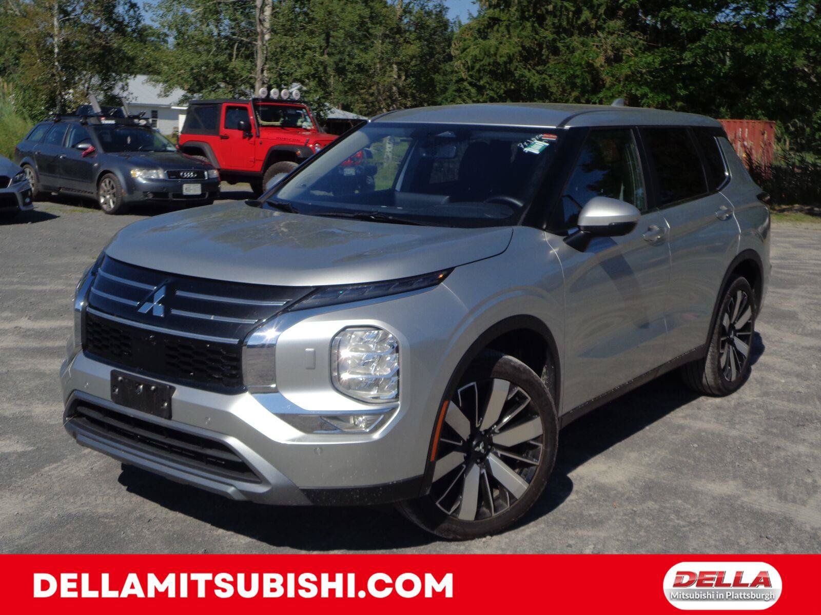 Used 2025 Mitsubishi Outlander SE AWD/4WD image 1