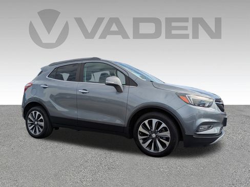 Used 2019 Buick Encore Essence image 2
