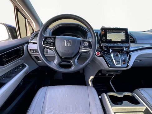 Used 2023 Honda Odyssey Elite image 9