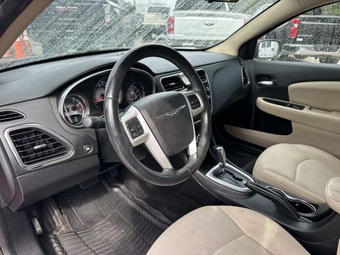Used 2013 Chrysler 200 Touring FWD image 10
