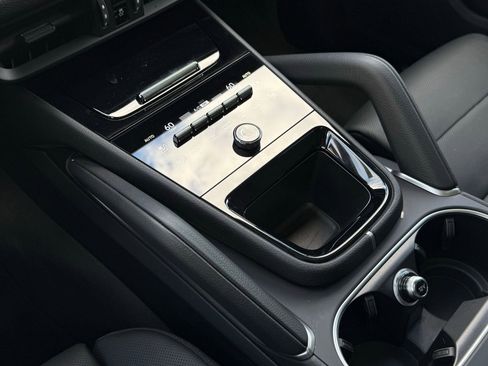 Certified 2025 Porsche Cayenne image 21