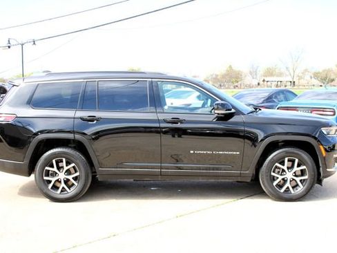 Used 2024 Jeep Grand Cherokee L Limited w/ Luxury Tech Group II AWD/4WD image 2