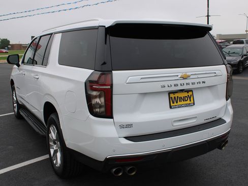 Used 2023 Chevrolet Suburban Premier AWD/4WD image 6