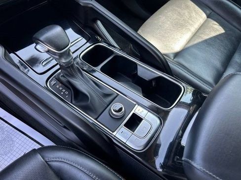 Used 2025 Kia Telluride S FWD image 35