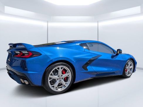 Used 2022 Chevrolet Corvette Stingray Premium Cpe w/ Z51 Performance Package RWD image 3