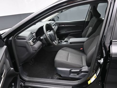 Used 2026 Toyota Camry LE FWD image 9