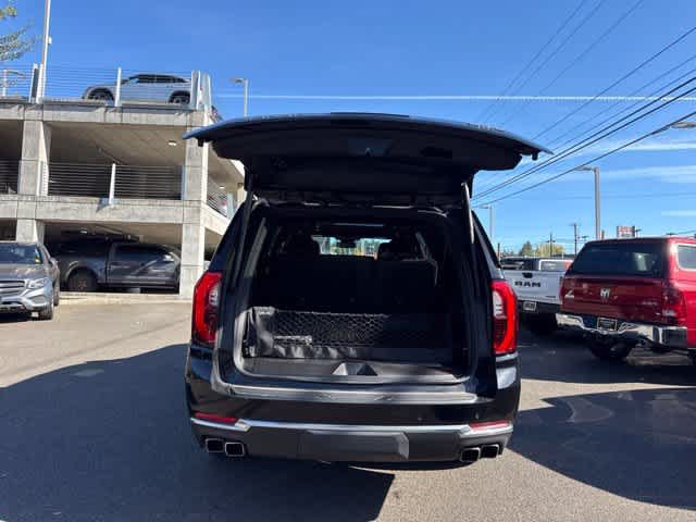 Used 2025 GMC Yukon XL Denali w/ Sun & Power Step Package AWD/4WD image 9