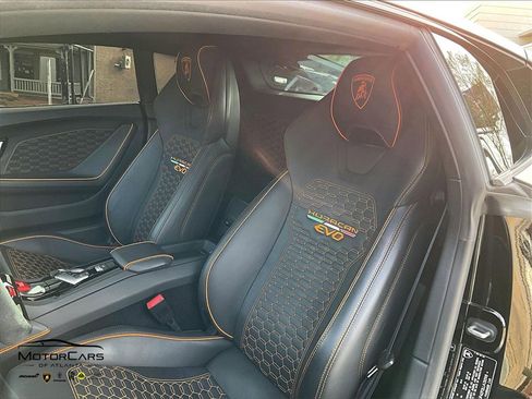 Used 2020 Lamborghini Huracan EVO image 22