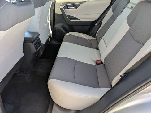 Used 2020 Toyota RAV4 XLE image 27