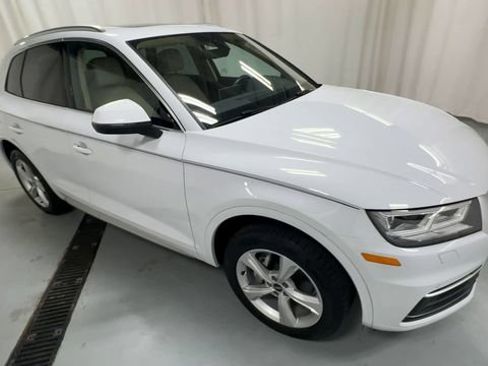 Used 2020 Audi Q5 2.0T Premium Plus w/ Premium Plus Package AWD/4WD image 2