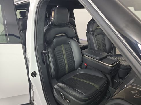 Used 2024 Rivian R1S Adventure AWD/4WD image 23