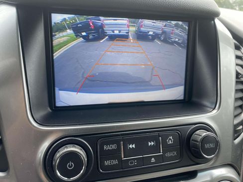 Used 2016 Chevrolet Suburban LT RWD image 27