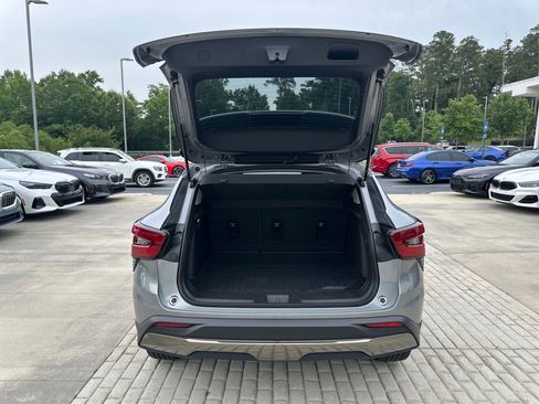 Used 2025 Chevrolet Trax ACTIV w/ Sunroof Package FWD image 10