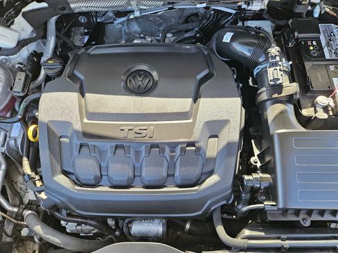 Used 2023 Volkswagen Tiguan SE image 32