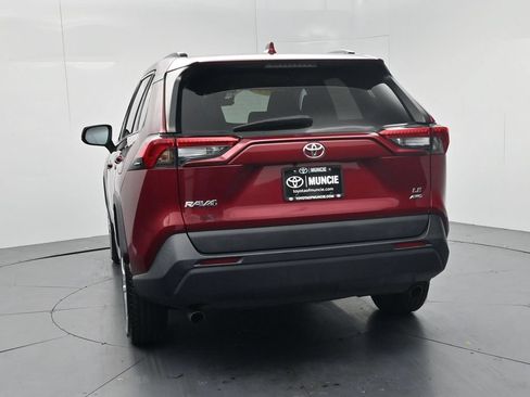 Used 2021 Toyota RAV4 LE AWD/4WD image 6