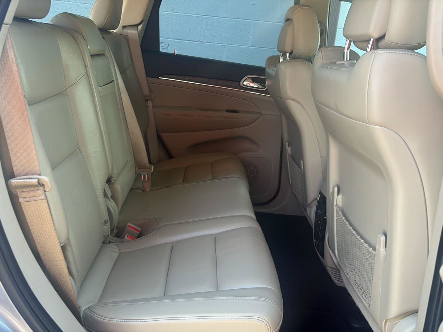 Used 2020 Jeep Grand Cherokee Limited AWD/4WD image 18