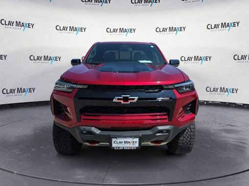 Used 2025 Chevrolet Colorado ZR2 w/ Technology Package AWD/4WD image 8