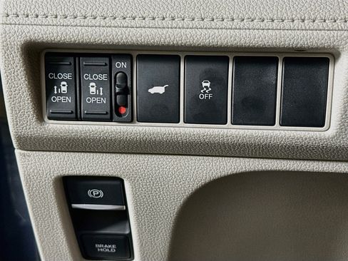 Used 2025 Honda Odyssey EX-L image 16
