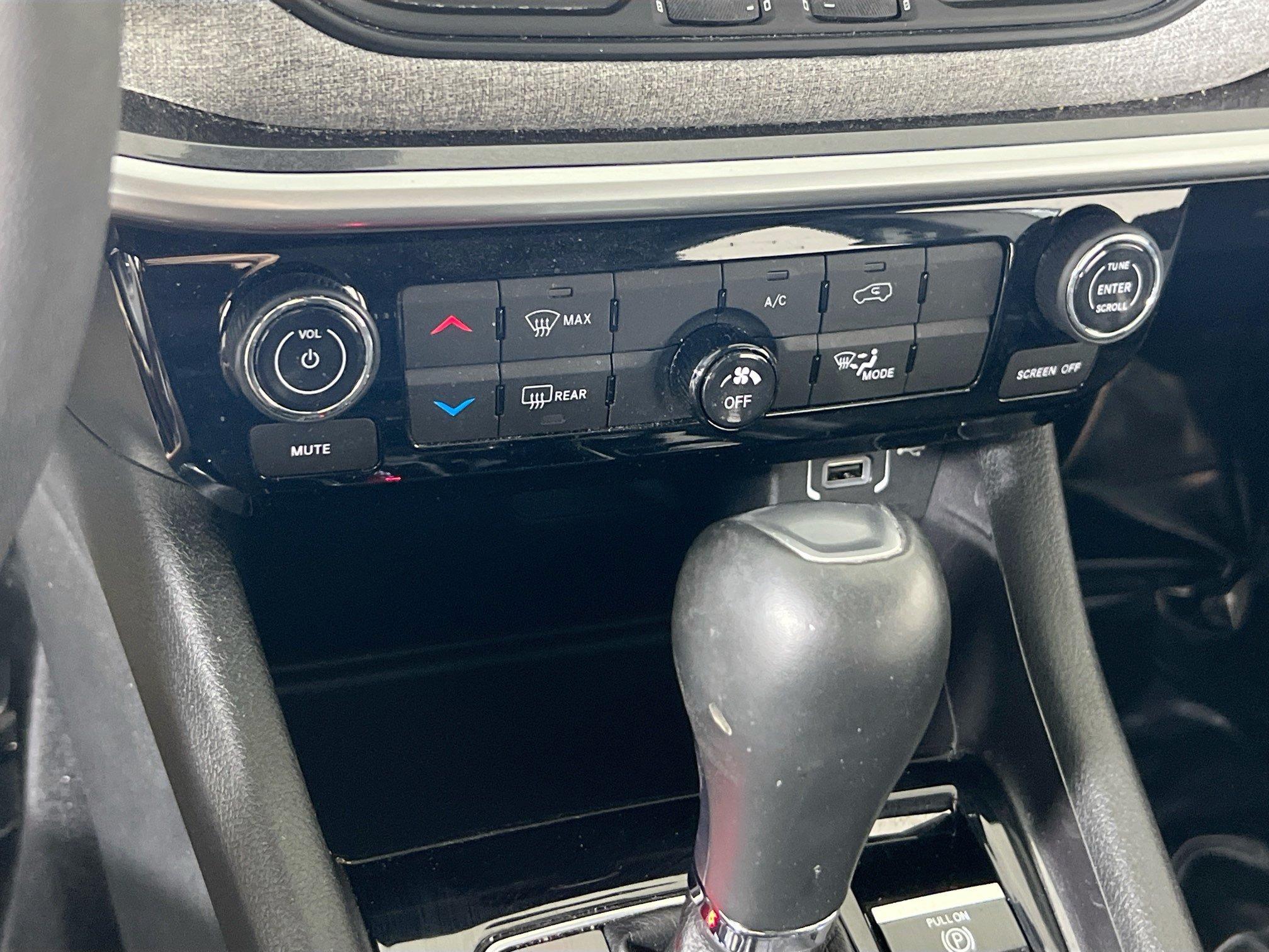 Used 2022 Jeep Compass Latitude AWD/4WD image 15