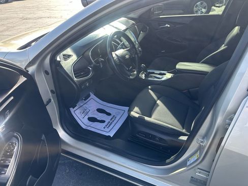 Used 2016 Chevrolet Malibu LT image 10