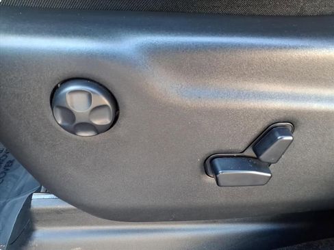 Used 2019 Jeep Grand Cherokee Altitude image 12