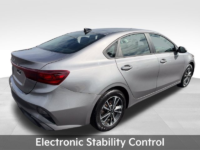 Used 2024 Kia Forte LXS w/ LXS Technology Package FWD image 8