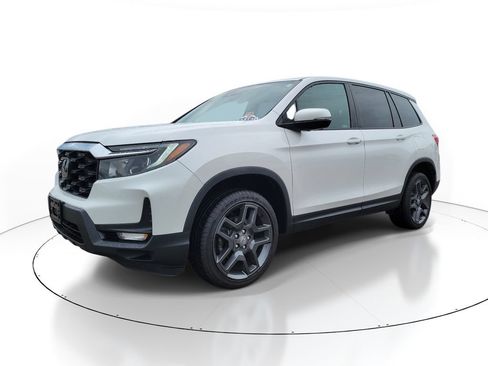 Used 2023 Honda Passport EX-L image 2