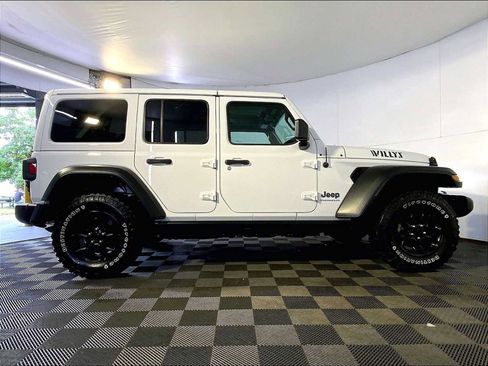 Used 2023 Jeep Wrangler Unlimited w/ Cold Weather Group AWD/4WD image 8