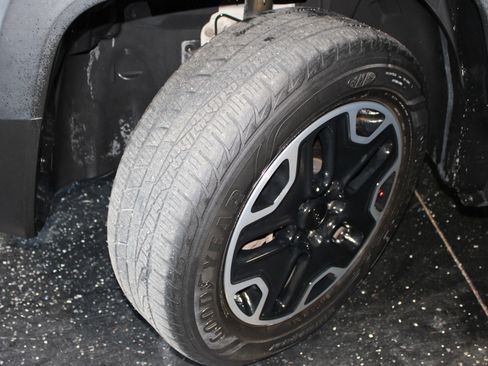 Used 2017 Jeep Renegade Trailhawk image 28