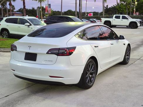 Used 2022 Tesla Model 3 Long Range AWD/4WD image 5