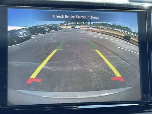 Used 2025 Chrysler Pacifica Select FWD image 26