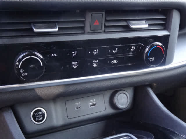 Used 2023 Nissan Rogue S AWD/4WD image 11