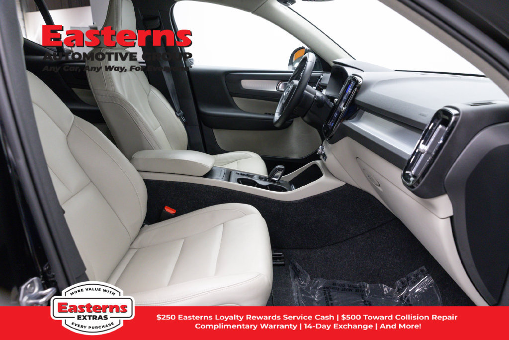Used 2019 Volvo XC40 T5 Momentum AWD/4WD image 24