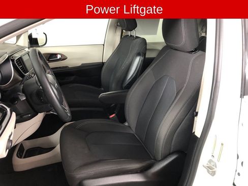 Used 2023 Chrysler Voyager LX FWD image 11