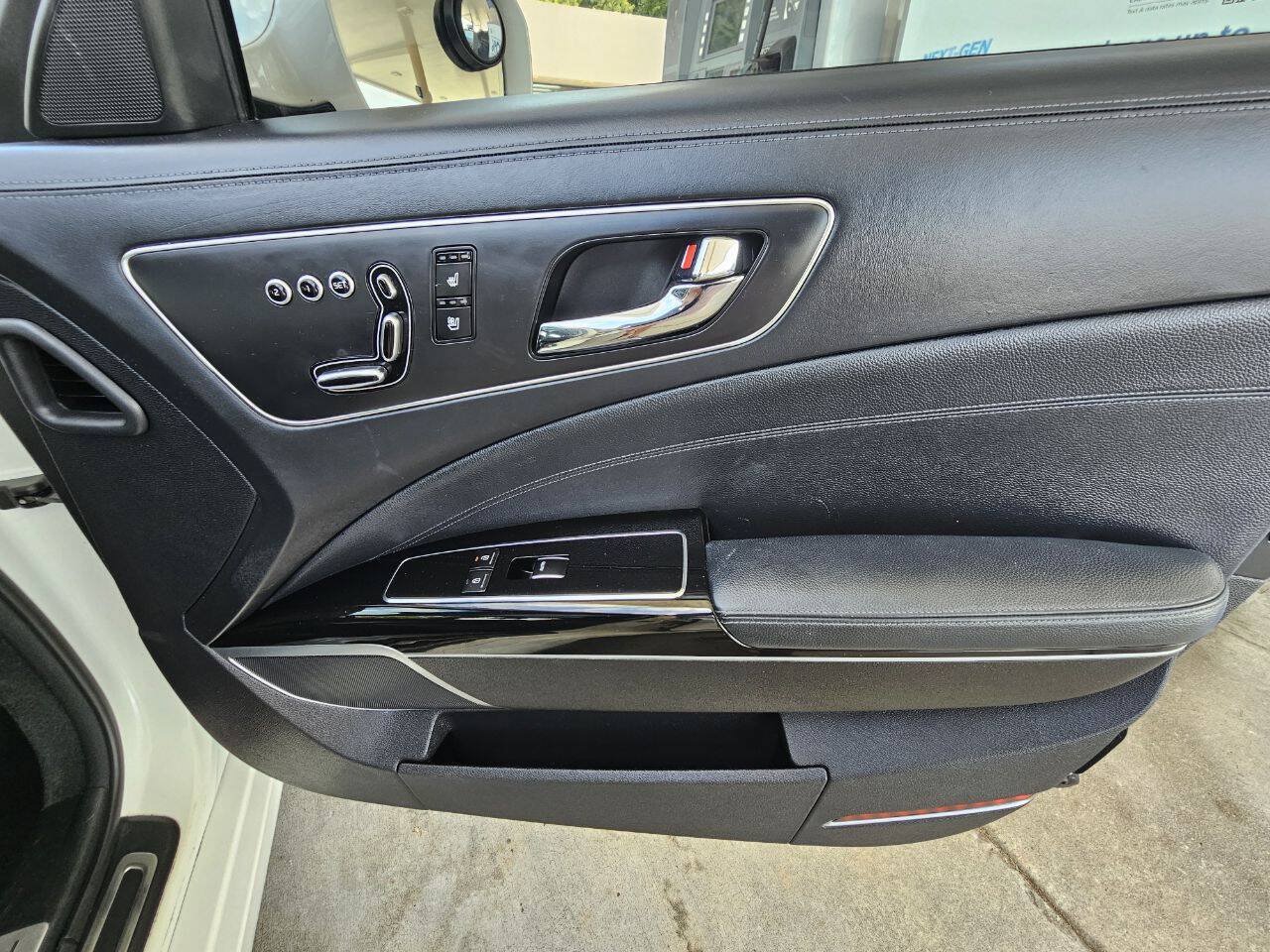 Used 2015 Kia K900 Premium RWD image 37