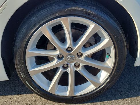 Used 2015 Toyota Avalon Limited FWD image 12