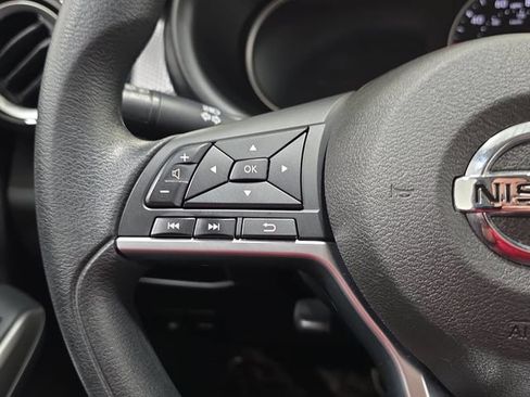 Used 2018 Nissan Kicks SV FWD image 16
